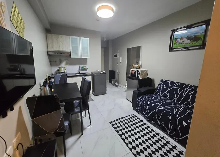 Monarch Parksuites - Balmoral Place Aparthotel Manila